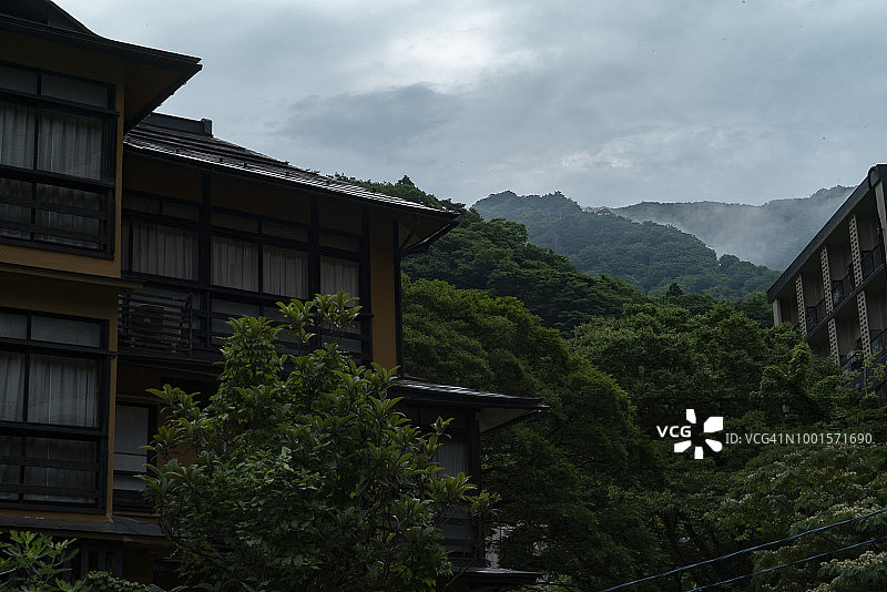 日本山间薄雾图片素材