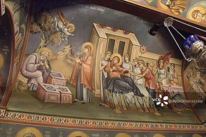 装饰阿依奥斯·尼古拉斯大教堂内部的画作图片素材