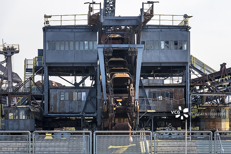 钢铁之城：费罗波利斯图片素材