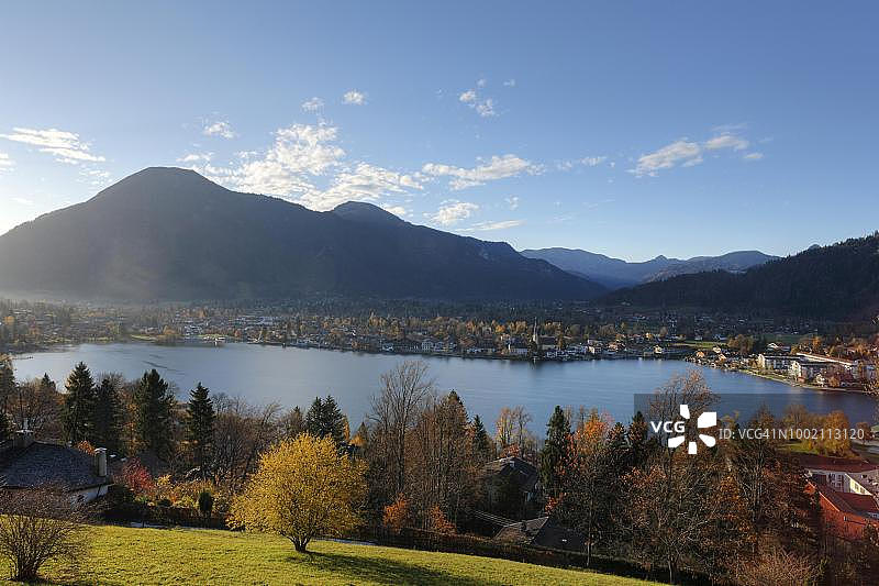 罗塔赫-埃根，特根湖，从李伯格眺望，德国上巴伐利亚图片素材