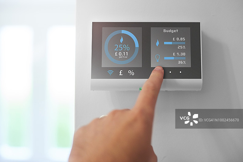 检查每日能源成本图片素材