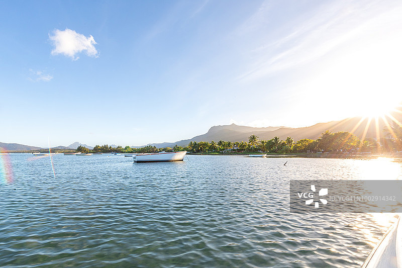 毛里求斯蓝色海岸海景图片素材