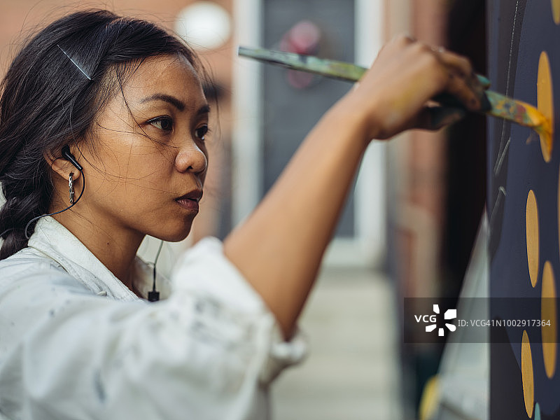 壁画家工作照图片素材