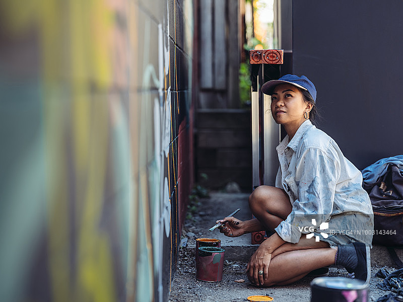 壁画家工作照图片素材