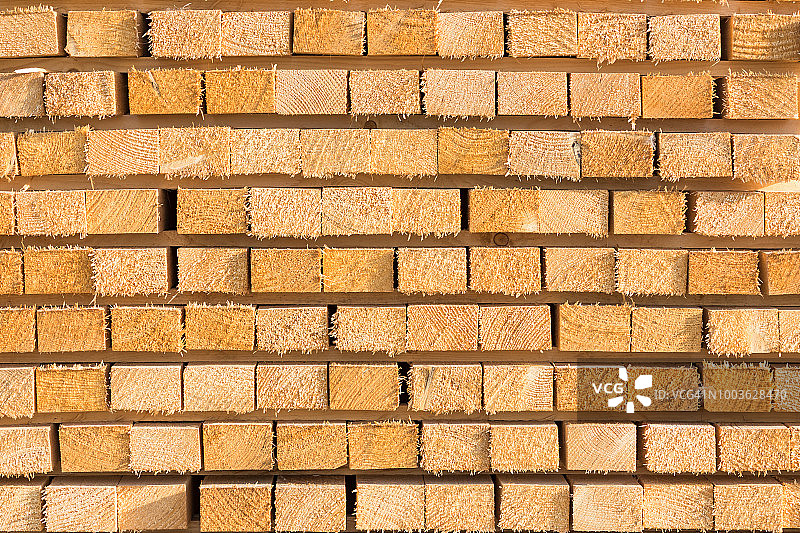 木材厂的新木方堆叠图片素材