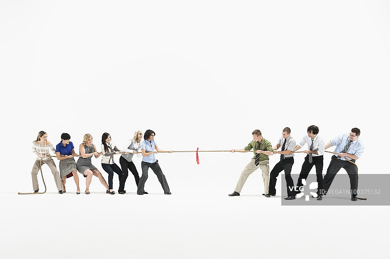 拔河比赛中的商务人士图片素材