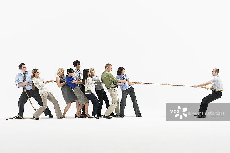 拔河比赛中的商务人士图片素材