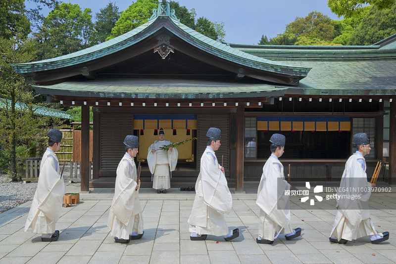 东京明治神宫神道祭司的秋惠舍殿净化仪式图片素材