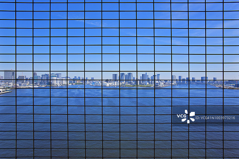 东京港区东京湾彩虹大桥步行街图片素材