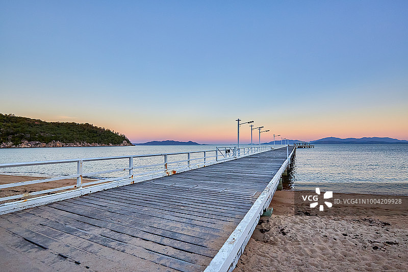 澳大利亚昆士兰州磁岛野餐湾的码头图片素材