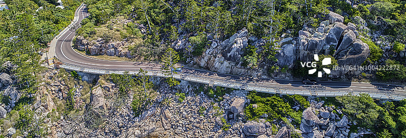 澳大利亚昆士兰州磁岛杰弗里湾的高架道路图片素材