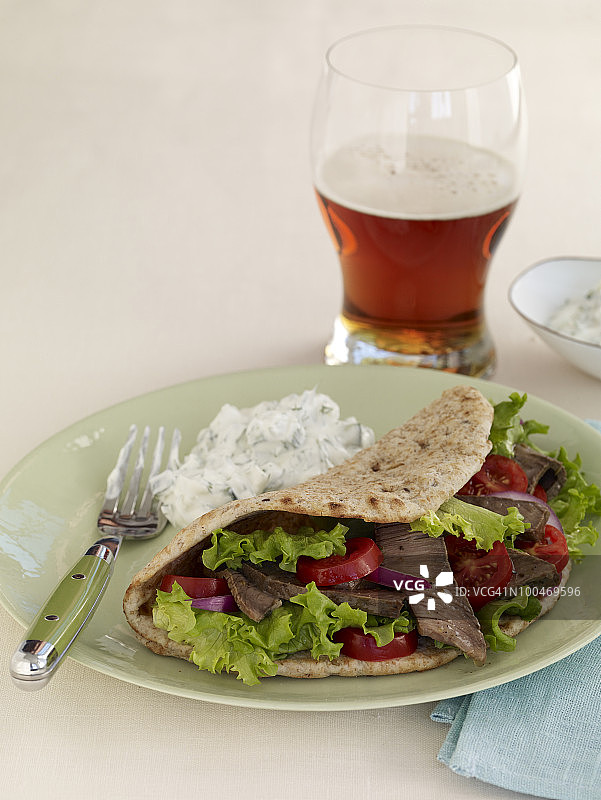 全麦皮塔饼羊肉卷图片素材