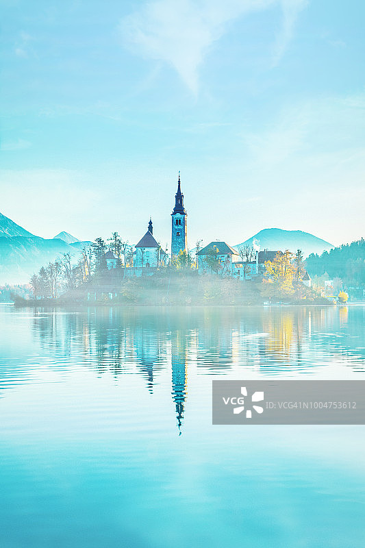 布莱德湖与圣母升天教堂，斯洛文尼亚图片素材