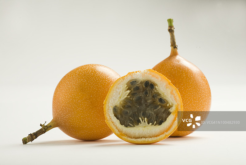 两个整的半格拉纳迪图片素材