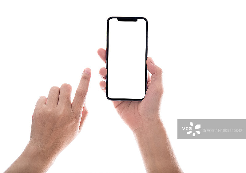 女性手持智能手机拍照，白色背景图片素材