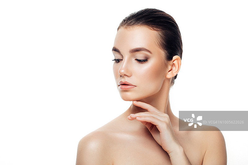 漂亮的年轻女子，皮肤新鲜图片素材