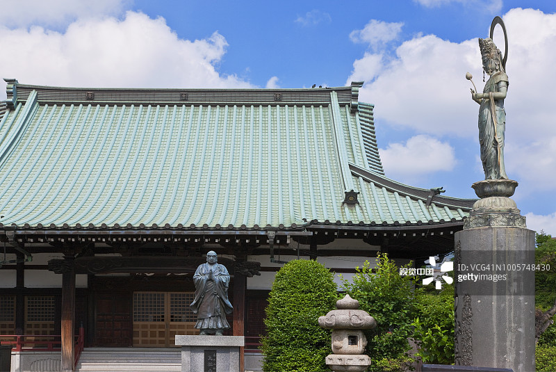 日本东京北部老城区都电荒川线上的妙行寺图片素材