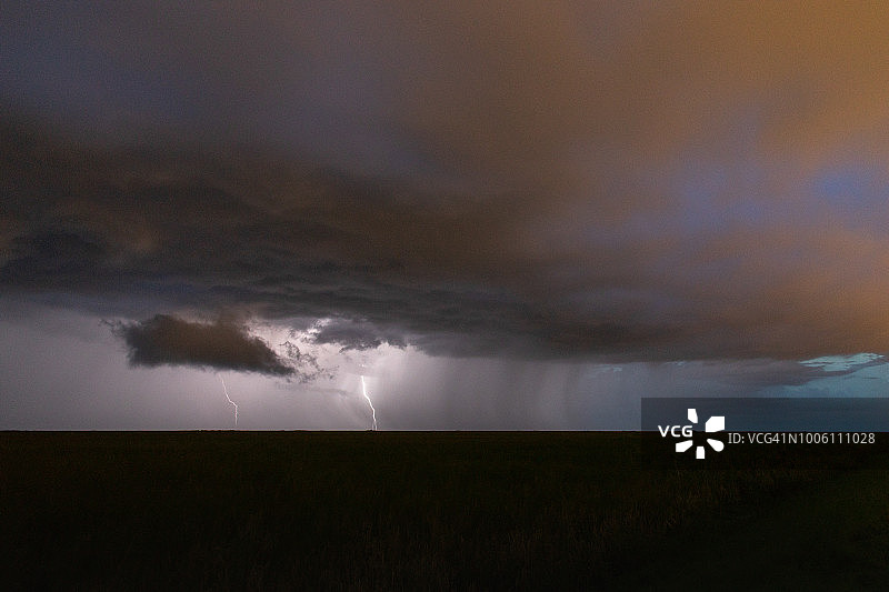 美国佛罗里达州大沼泽地国家公园的地平线风暴图片素材