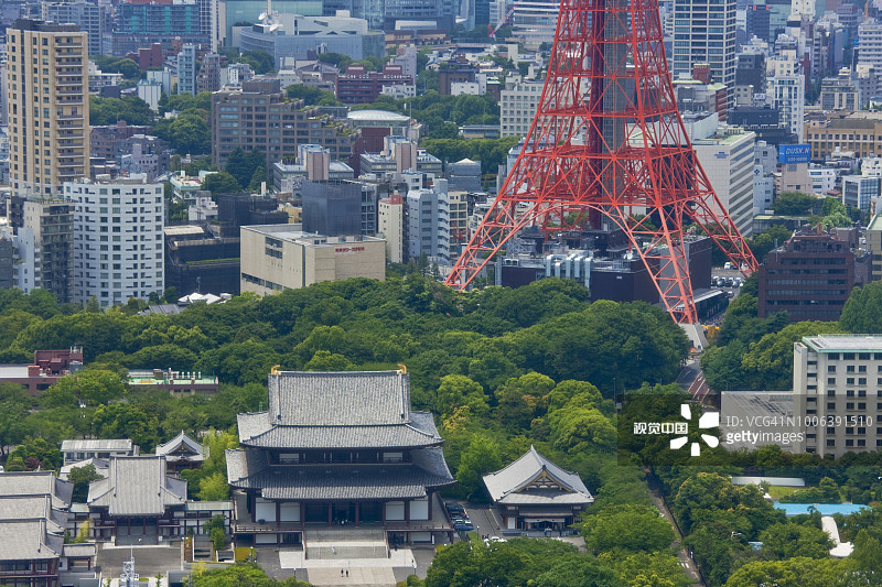 东京芝公园区增上寺和东京塔的远摄城市景观图片素材
