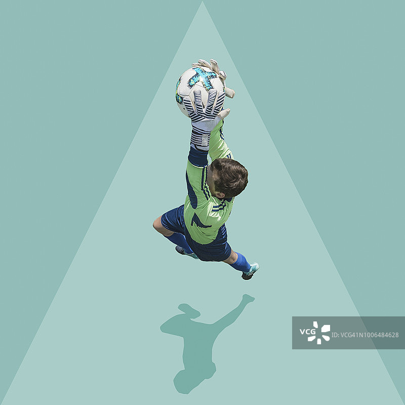守门员跳跃接球（高角度）图片素材