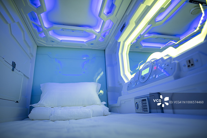 胶囊旅馆房间内景图片素材