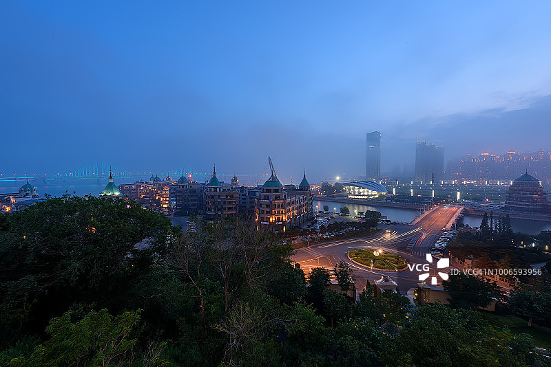 中国大连星海广场夜景鸟瞰图图片素材