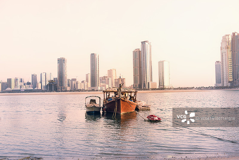 沙迦传统阿布拉船图片素材