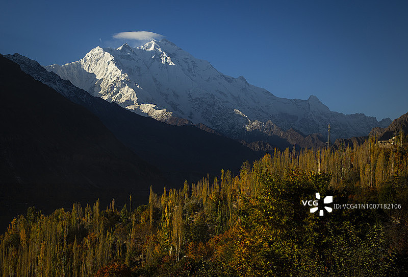 拉卡波什山图片素材