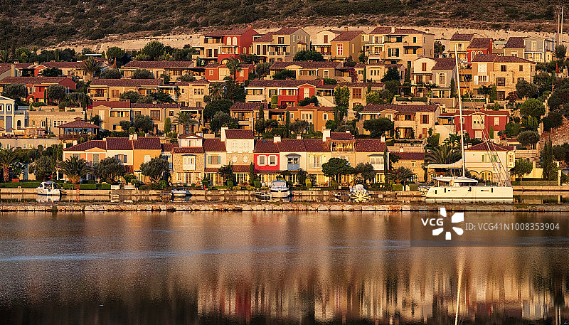 阿拉恰特海湾的夏季新住宅图片素材