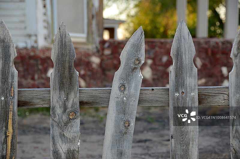 废弃的乡村围栏图片素材