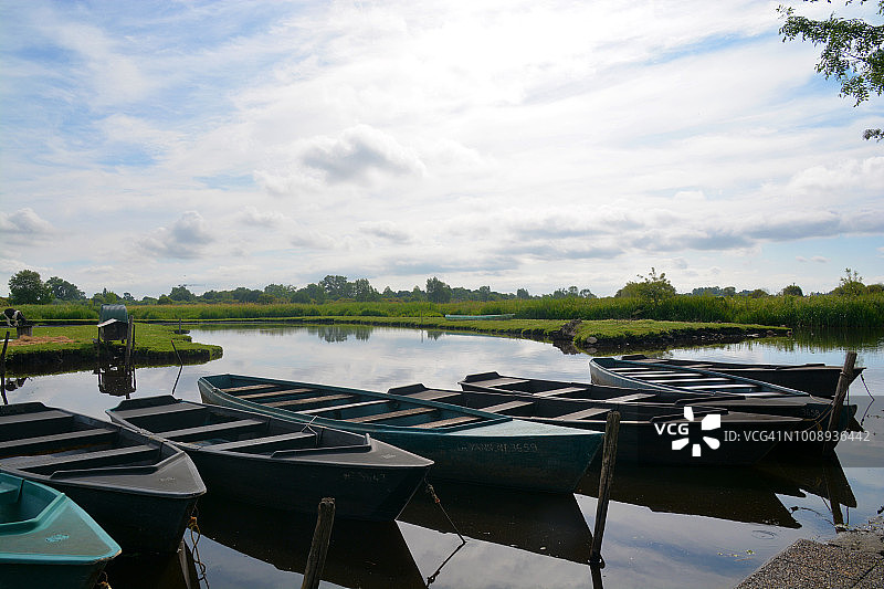 法国布里埃尔沼泽的船只图片素材