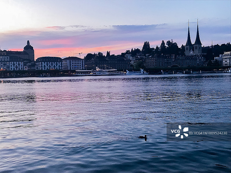 琉森湖日落图片素材