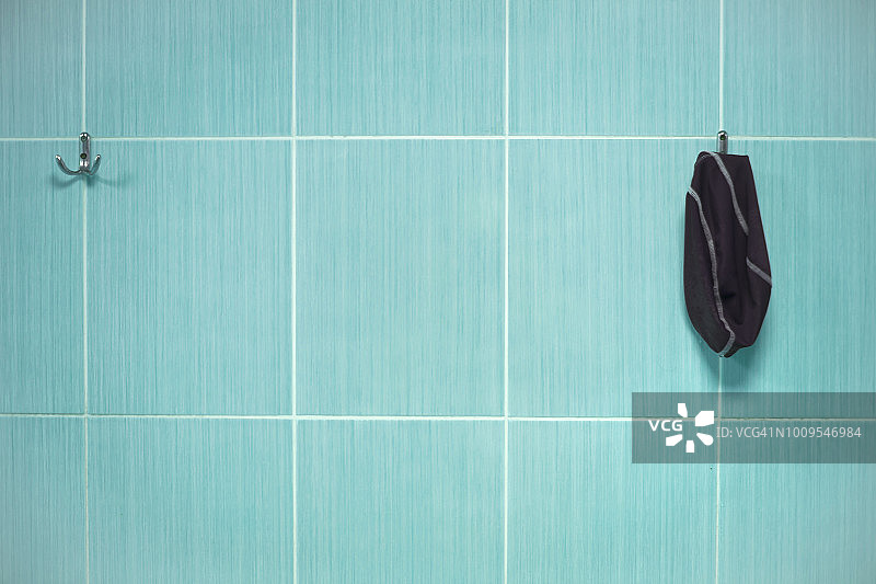 公共游泳池里的泳帽图片素材