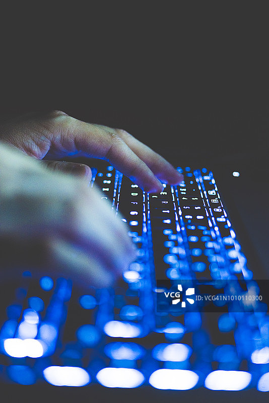 未来笔记本电脑键盘图片素材