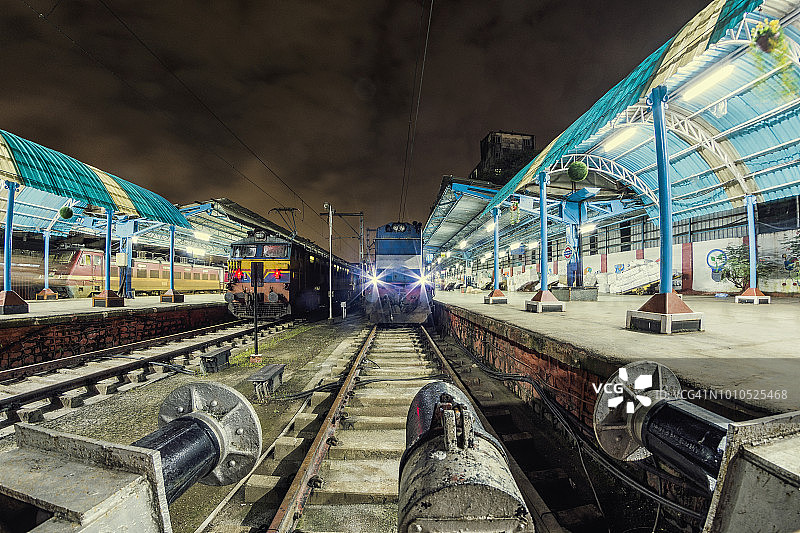 印度铁路的列车与缓冲装置图片素材