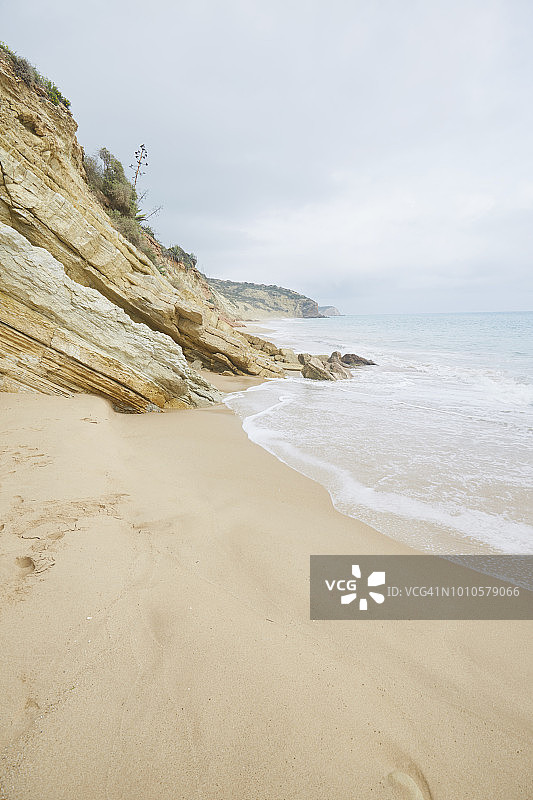 多岩石的海岸线图片素材