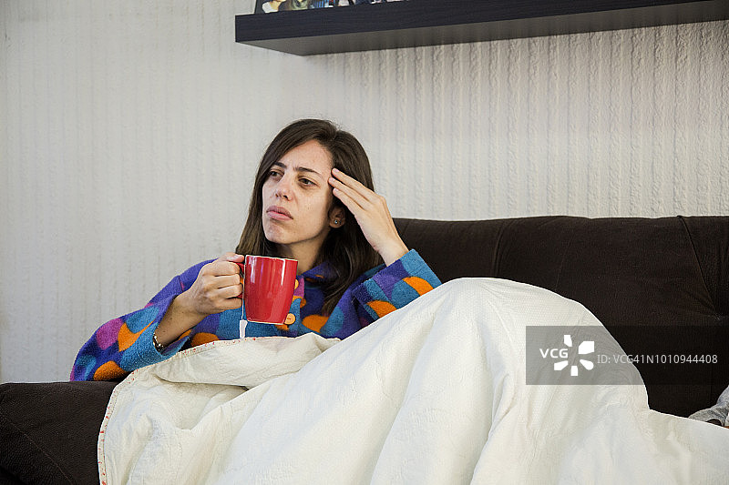 感冒的女人图片素材