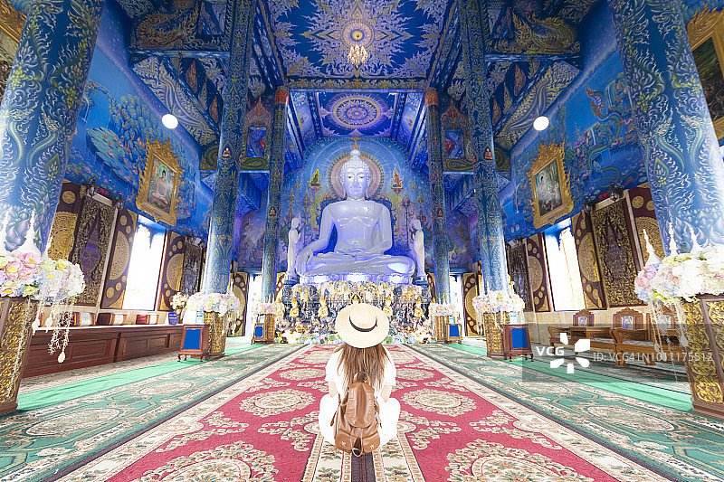 在清莱蓝色寺庙旅行（泰国）图片素材