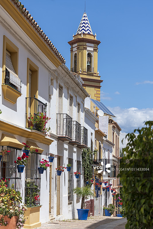 圣弗朗西斯科广场的雷梅迪奥斯圣母教堂尖顶图片素材