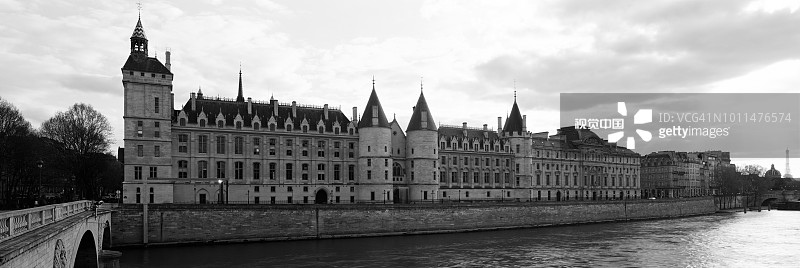 巴黎古监狱与兑换桥全景图片素材