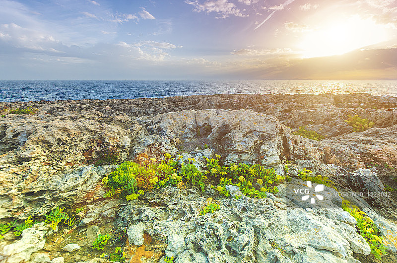 西班牙梅诺卡岛的日落图片素材