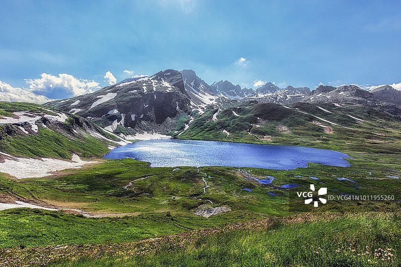 小圣伯纳德山口图片素材