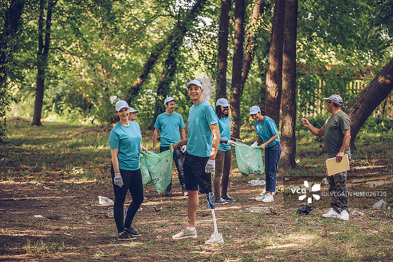 人们保护自然环境图片素材