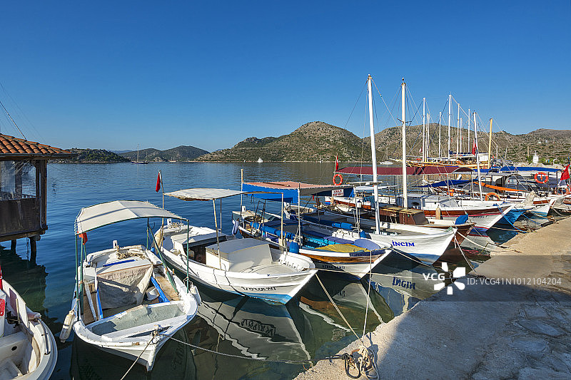 土耳其穆拉马尔马里斯地区的博兹布伦湾图片素材