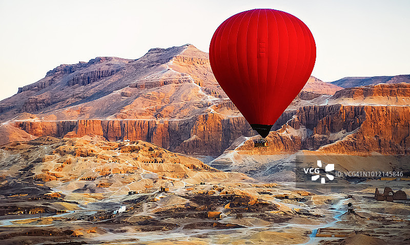 飞越卢克索图片素材