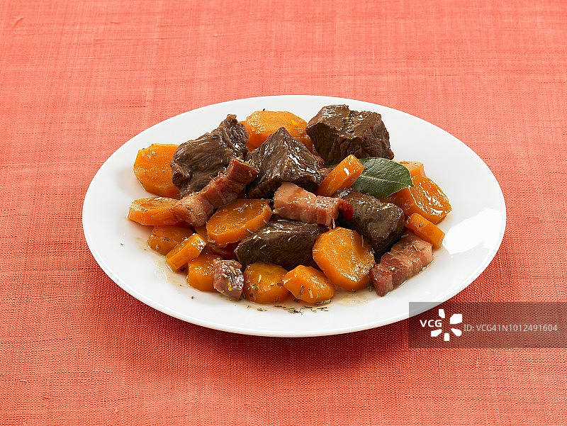 胡萝卜炖牛肉图片素材