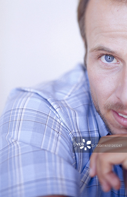 男士头像特写图片素材