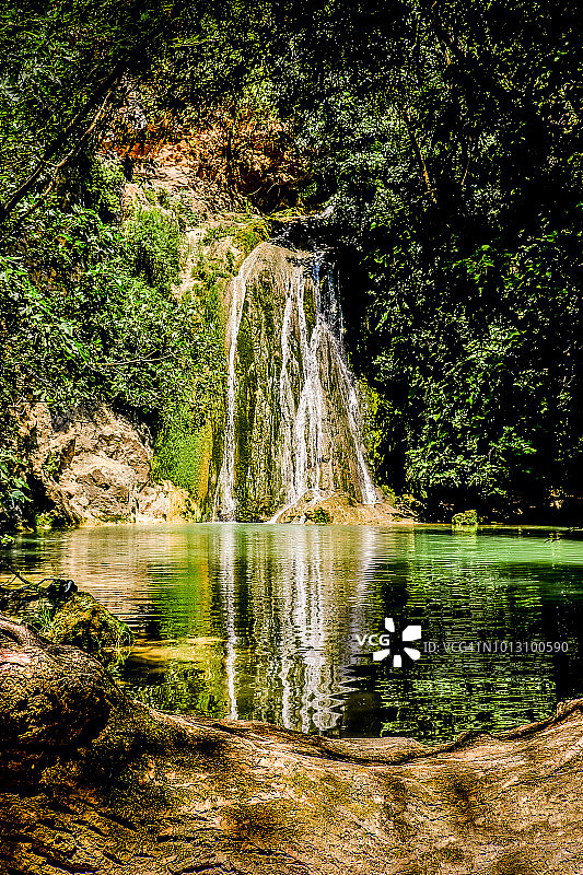 法国南部的瀑布图片素材
