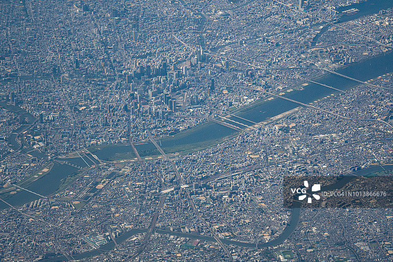 飞机航拍日本大阪城市景观图片素材