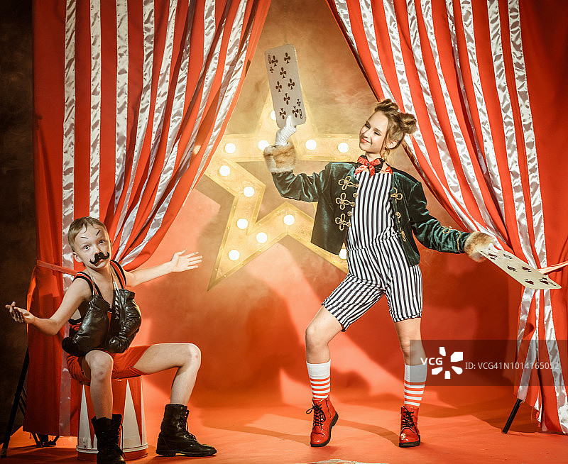 纸牌魔术图片素材